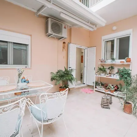 Ferienwohnung Debbies House Kalamata Exterior foto